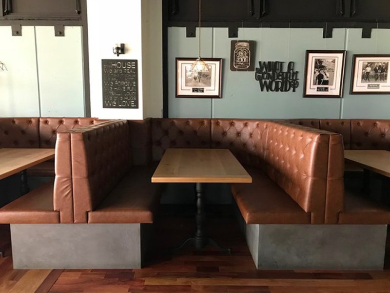 卡座式沙发座位