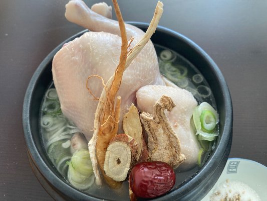 韩国的经典火锅“一只鸡”