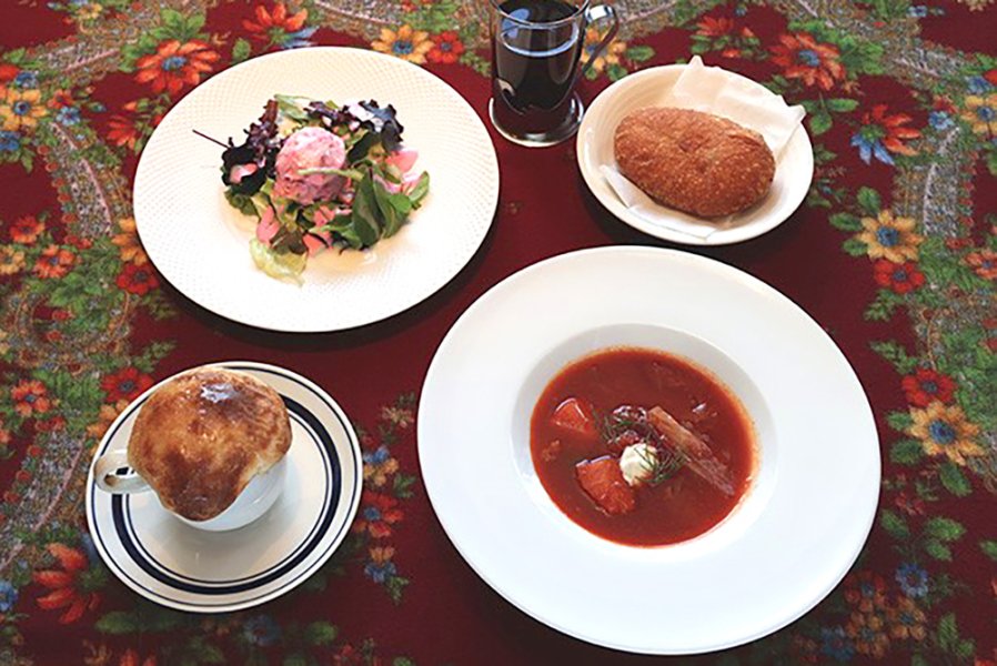 尽情品尝俄罗斯传统美食