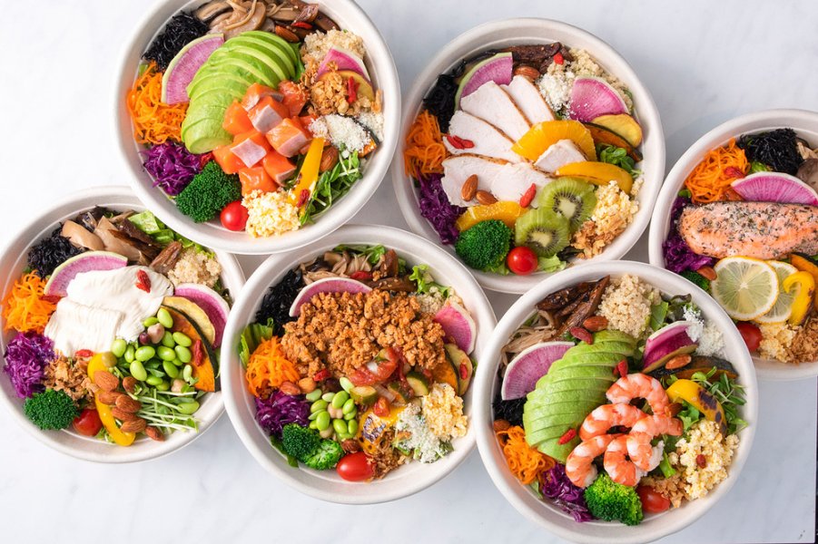 分量十足的丰盛沙拉