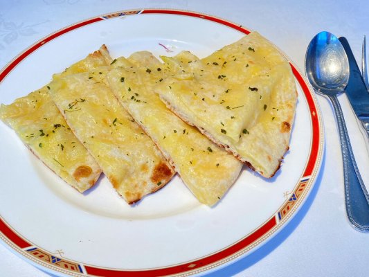 芝士馕（Cheese Naan）